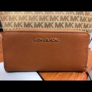 Michael Kors zip around clutch wallet